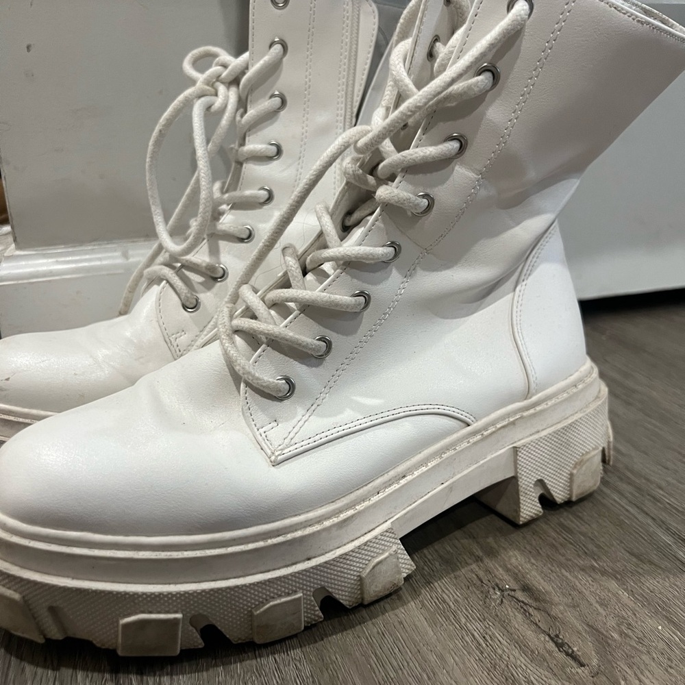 Women's White Lace-Up Boots